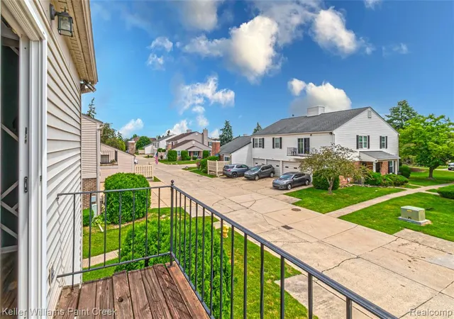 Homes for sale in Clinton Township, MI | 44524 N Bunker Hl Dr, Clinton Township, MI 48038 1001