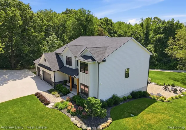 Homes for sale in Pinckney, MI | 4661 Spears Rd, Pinckney, MI 48169 | MLS# 61009898