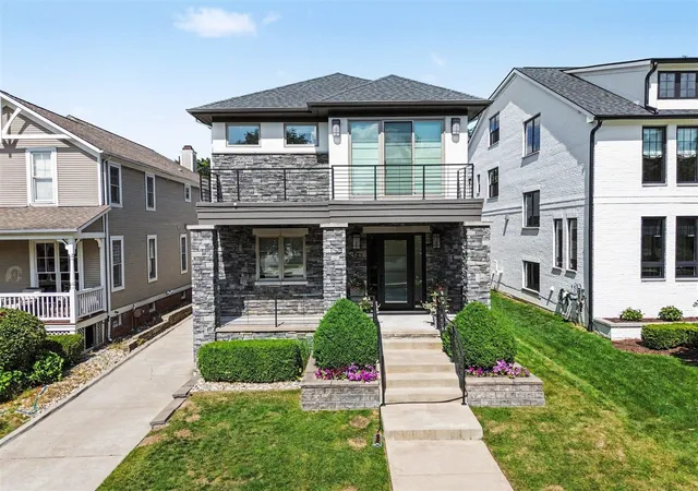 1st image of 484 Park St, Birmingham, MI 48009 | MLS# 70518517