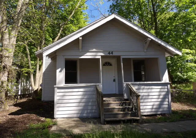 Homes for sale in Battle Creek, MI | 44 Harris St, Battle Creek, MI 49037 | MLS# 70535125