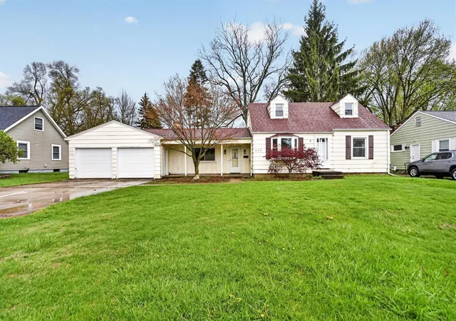 3rd image of 206 Pleasantview Dr, Battle Creek, MI 49017 | MLS# 70522466