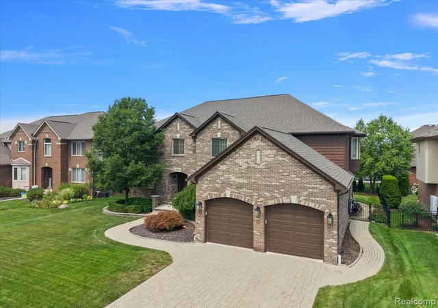 Photo 4 of Sale Pending at 20727 Vesper Dr, Macomb, MI 48044 | MLS# 61019527 | Listing updated on 2026-08-18