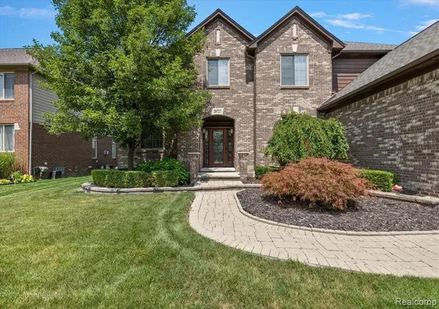 Photo 5 of Sale Pending at 20727 Vesper Dr, Macomb, MI 48044 | MLS# 61019527 | Listing updated on 2026-08-18