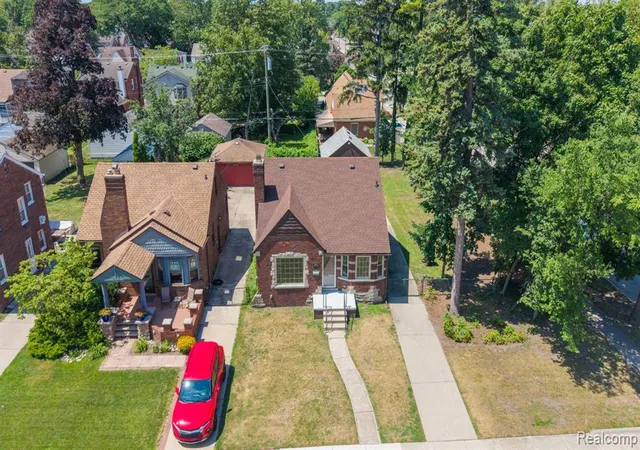 Photo 3 of Sale Pending at 941 N Melborn St, Dearborn, MI 48128 | MLS# 61017721 | Listing updated on 2026-08-21