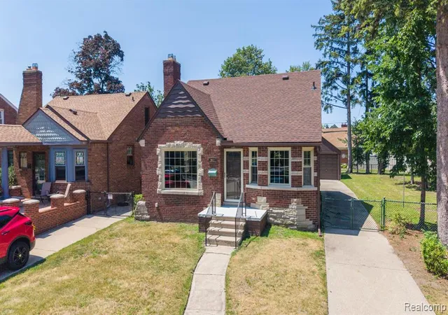 Photo 4 of Sale Pending at 941 N Melborn St, Dearborn, MI 48128 | MLS# 61017721 | Listing updated on 2026-08-21
