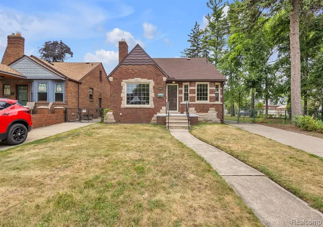 Photo 5 of Sale Pending at 941 N Melborn St, Dearborn, MI 48128 | MLS# 61017721 | Listing updated on 2026-08-21