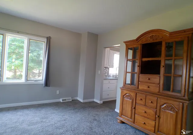 Photo 3 of Sale Pending at 3380 Stewart Rd, Monroe, MI 48162 | MLS# 50180743 | Listing updated on 2025-10-27