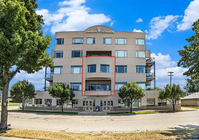 Homes for sale in Ludington, MI | 105 W Danaher St #201, Ludington, MI 49431 | MLS# 70485287