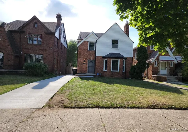2nd image of 17377 Pennington Dr, Detroit, MI 48221 | MLS# 60990936