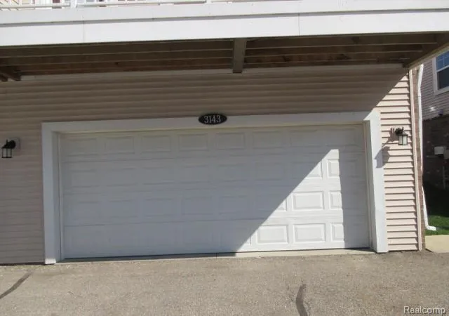 Listing Photo 2 - Condo for sale in building located at 3143 Chambers, Wixom, MI 48393