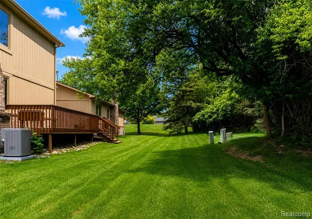 Homes for sale in Farmington Hills, MI | 29498 Sylvan Ln, Farmington Hills, MI 48334 | MLS# 60992343