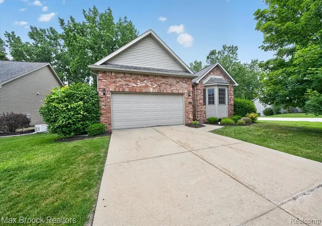 Homes for sale in Fenton, MI | 13141 Harbor Landings Dr #76, Fenton, MI 48430 | MLS# 61006333