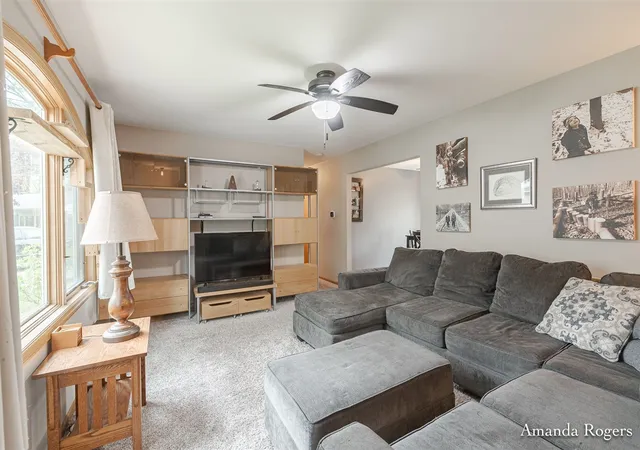 5th image of 1780 Woodrun Dr, Lowell, MI 49331 | MLS# 70532018