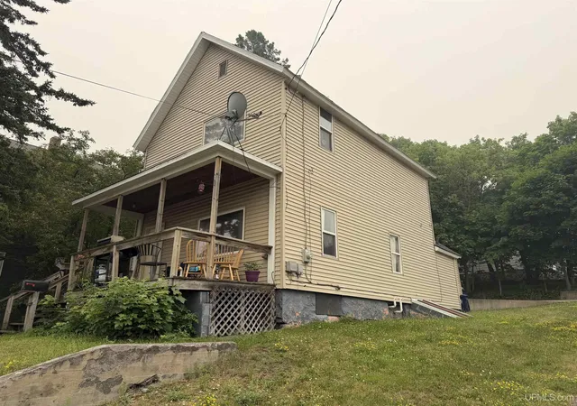 Photo 1 of Single family home for sale at 513 W Houghton Ave, Houghton, MI 49931 | MLS# 50216080 | Listing updated on 2026-07-24