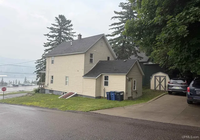 Photo 3 of Single family home for sale at 513 W Houghton Ave, Houghton, MI 49931 | MLS# 50216080 | Listing updated on 2026-09-30