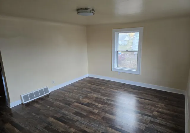 Photo 4 of Single family home for sale at 1308 E High St, Mount Pleasant, MI 48858 | MLS# 50195535 | Listing updated on 2026-06-02