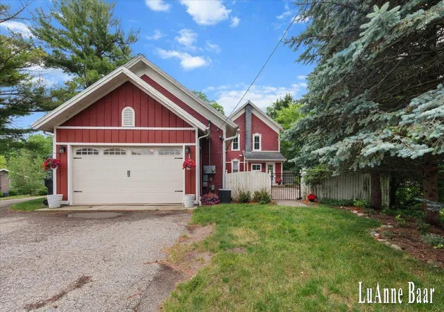 Homes for sale in Rockford, MI | 273 W Division St, Rockford, MI 49341 | MLS# 70538445