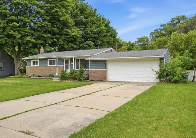Homes for sale in Harrison Township, MI | 38450 Elmite St, Harrison Township, MI 48045 | MLS# 50211932