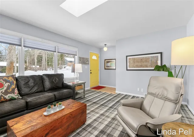 Photo 3 of Sale Pending at 7146 Thorncrest Dr, Grand Rapids, MI 49546 | MLS# 70513831 | Listing updated on 2026-02-17