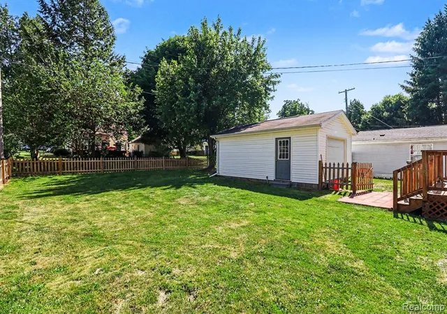 28th image of 4214 Mill St, North Branch, MI 48461 | MLS# 61000328