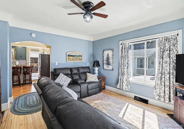 5th image of 4214 Mill St, North Branch, MI 48461 | MLS# 61000328
