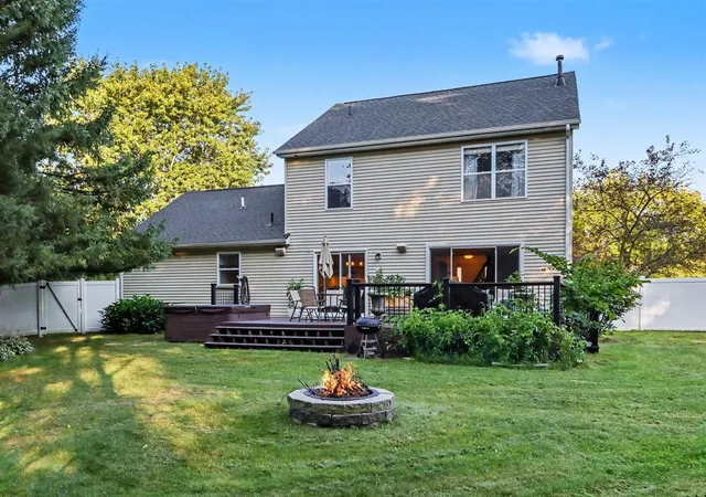 Photo 2 of Single family home for sale at 2963 Valley Glenn Cir, Kalamazoo, MI 49004 | MLS# 70554887 | Listing updated on 2026-09-13