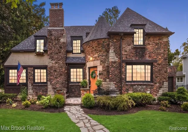 Photo 1 of Sale Pending at 31543 Fairfax Ave, Beverly Hills, MI 48025 | MLS# 61015184 | Listing updated on 2026-08-13
