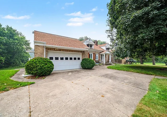 Photo 1 of Single family home for sale at 1180 N River Rd, Saginaw, MI 48609 | MLS# 50215286 | Listing updated on 2026-08-19