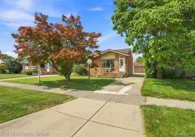 Photo 3 of Sale Pending at 32150 Grandview Ave, Westland, MI 48186 | MLS# 61014991 | Listing updated on 2026-09-19