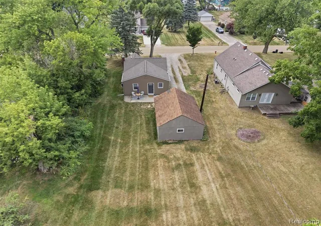 48th image of 3077 York Rd, Rochester Hills, MI 48309 | MLS# 61018075