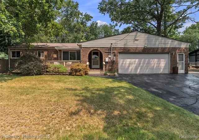 1st image of 8822 Pontiac Lake Rd, White Lake, MI 48386 | MLS# 61022471