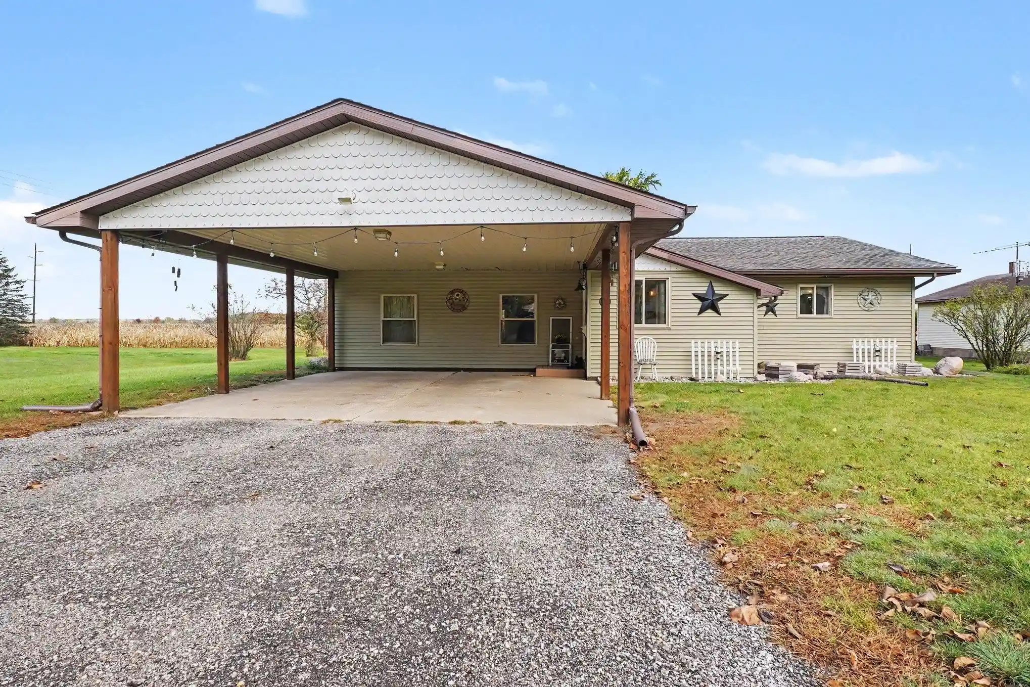 Single family home for sale at 736 W Parish Rd, Kawkawlin, MI 48631 | MLS# 50225251