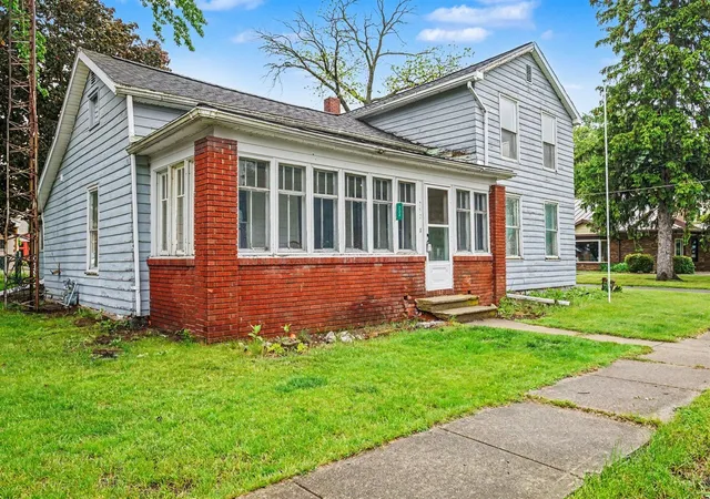 Photo 3 of Single family home for sale at 232 S 2nd Street, Burr Oak, MI 49030 | MLS# 70534229 | Listing updated on 2026-06-09