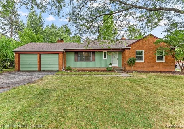 Photo 1 of Sale Pending at 31890 Dohany Dr, Farmington Hills, MI 48336 | MLS# 61020697 | Listing updated on 2026-08-28