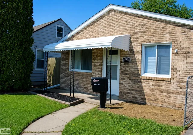 Homes for sale in Roseville, MI | 27835 Oneil St, Roseville, MI 48066 | MLS# 50208401