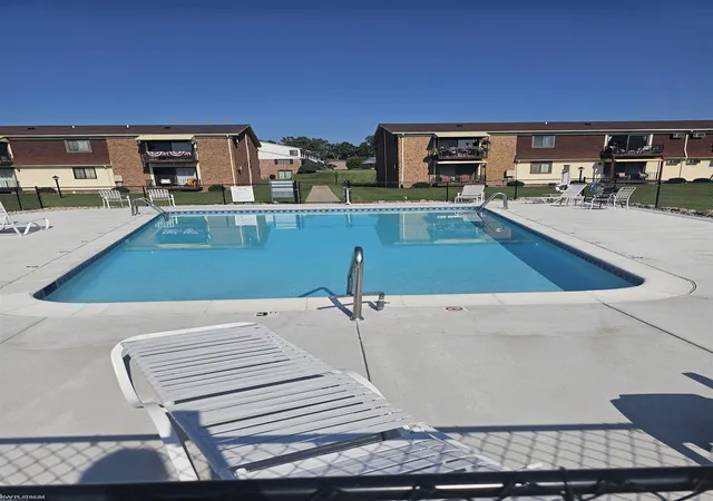 Homes for sale in Marysville, MI | 1900 River Road, Marysville, MI 48040 | Houzeo