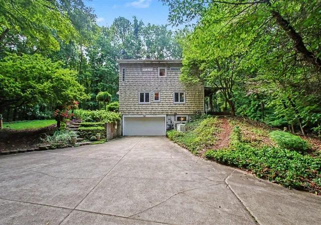 Photo 2 of Single family home for sale at 1735 N Darling Ln, Fennville, MI 49408 | MLS# 70554711 | Listing updated on 2026-09-03