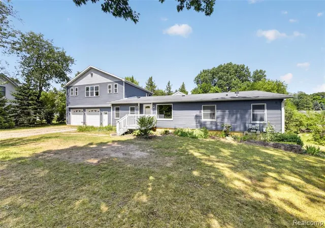Photo 1 of Single family home for sale at 7447 Ore Lake Rd, Brighton, MI 48116 | MLS# 61016918 | Listing updated on 2026-09-19