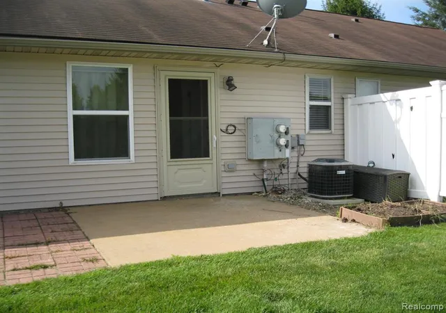Photo 2 of Condo for sale at 138 Countryside Ln, Highland, MI 48357 | MLS# 61009174 | Listing updated on 2026-07-20