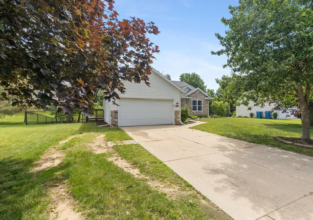 image of 187 Riverwood Dr, Middleville, MI 49333 | MLS# 70540481