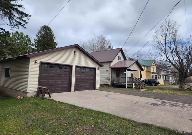 Homes for sale in Lake Linden, MI | 28206 Ninth St #3, Lake Linden, MI 49945 | MLS# 50199482