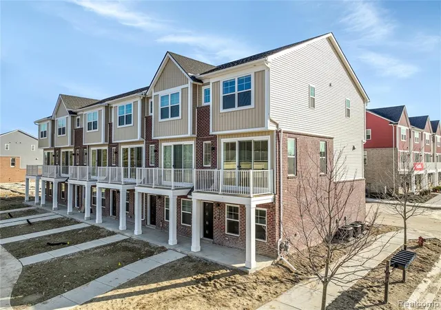 Photo 4 of Condo for sale at 30037 Center St #20, New Hudson, MI 48165 | MLS# 61018607 | Listing updated on 2026-08-07