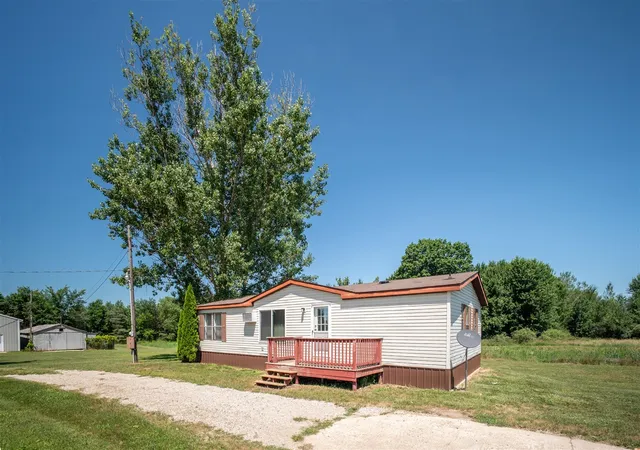 Photo 3 of Sale Pending at 7953 S Baldwin Ave, Newaygo, MI 49337 | MLS# 70546263 | Listing updated on 2026-08-27