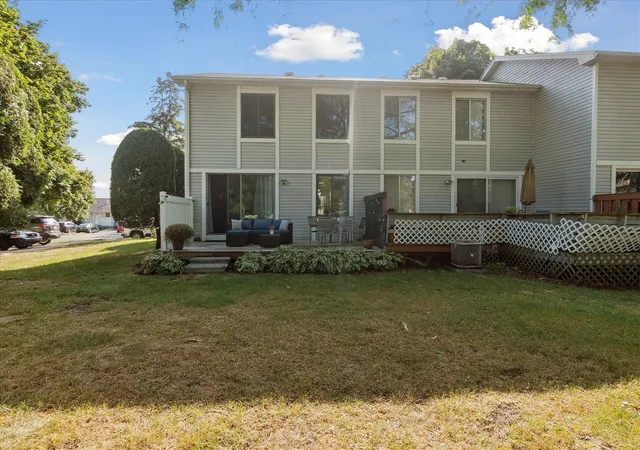 Listing Photo 2 - Condo for sale in building located at 2037 Lac Du Mont Dr, Haslett, MI 48840 - Unit #