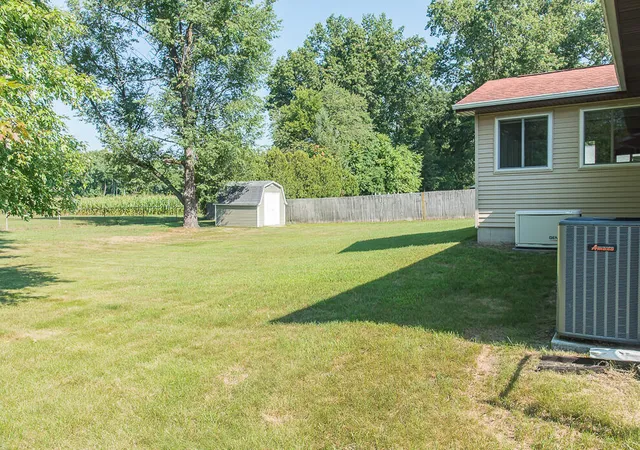 3rd image of 35918 Riverview Dr, Paw Paw, MI 49079 | MLS# 70486575