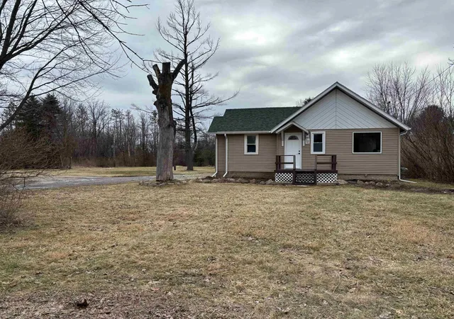 Homes for sale in Flushing, MI | 6565 River Rd, Flushing, MI 48433 | MLS# 50200880