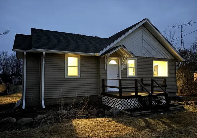 Homes for sale in Flushing, MI | 6565 River Rd, Flushing, MI 48433 | MLS# 50200880