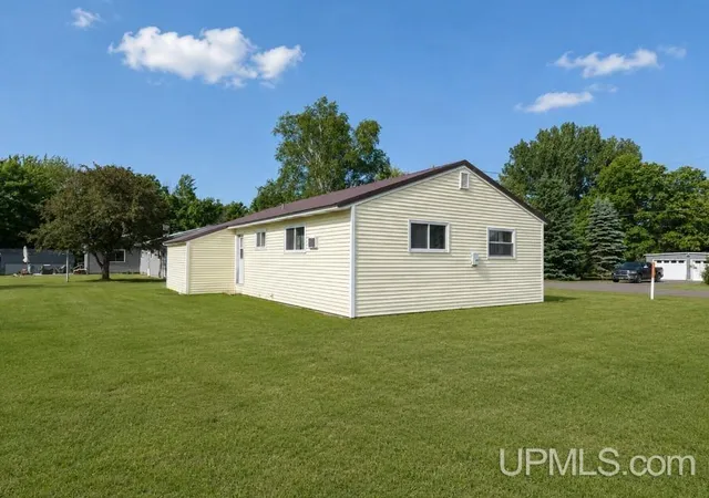 Homes for sale in Bergland, MI | 502 Birch St, Bergland, MI 49910 | MLS# 50212098