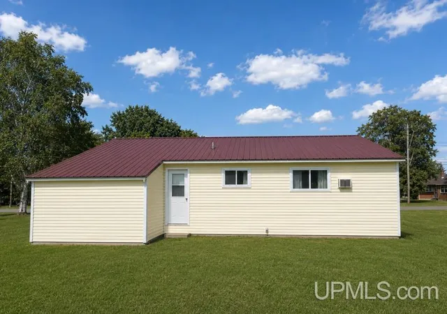 Homes for sale in Bergland, MI | 502 Birch St, Bergland, MI 49910 | MLS# 50212098