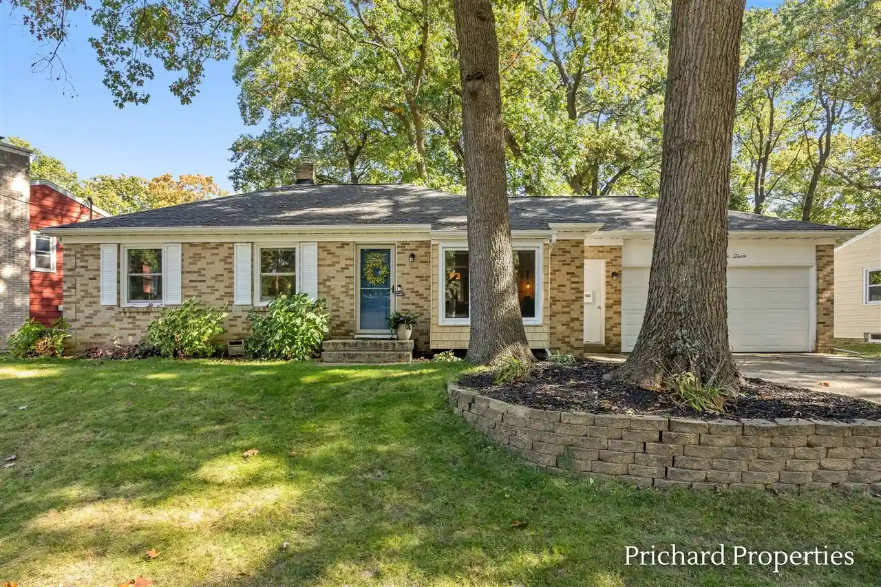 Photo 1 of Single family home for sale at 4762 Marshall Ave, Grand Rapids, MI 49508 | MLS# 70564279 | Listing updated on 2026-10-14